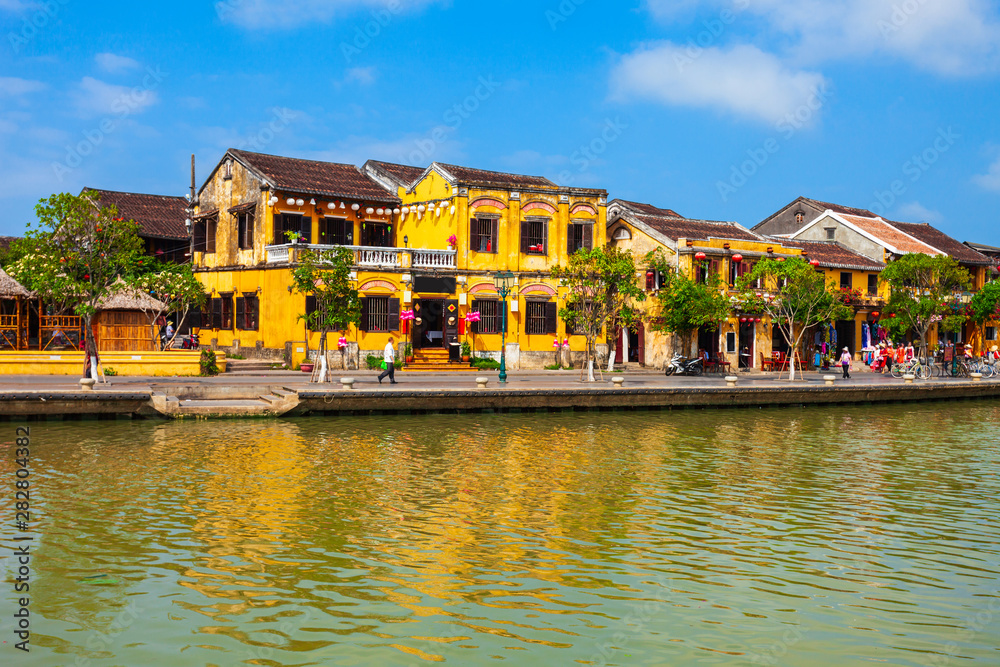Fototapeta premium Hoi An ancient town riverfront