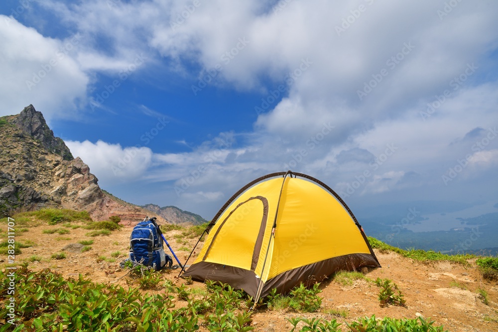 夏山登山・キャンプの風景