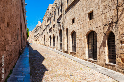 Fototapeta Naklejka Na Ścianę i Meble -  Street of Rhodes Knights, Greece