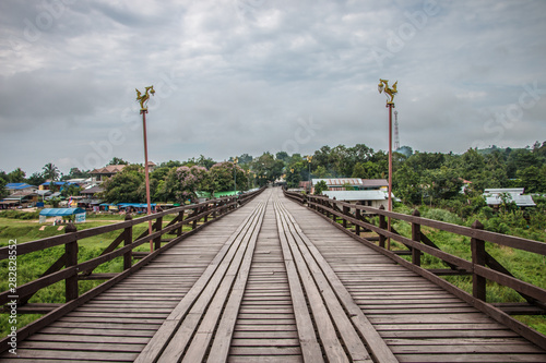Mon Bridge, Sangkhlaburi © Wanmai