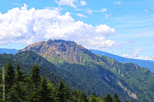 【日本の山岳風景】西穂高口駅展望台から見る焼岳