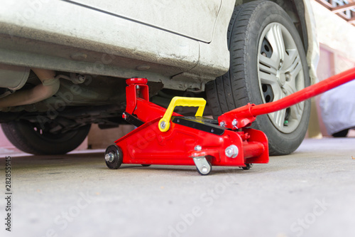 tool jack lift car for Maintenance of cars