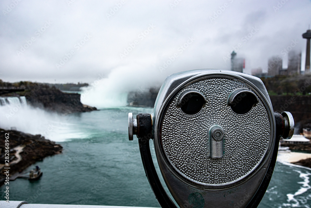 Binoculars pointing at Niagara falls Binoculars pointing at Niagara falls