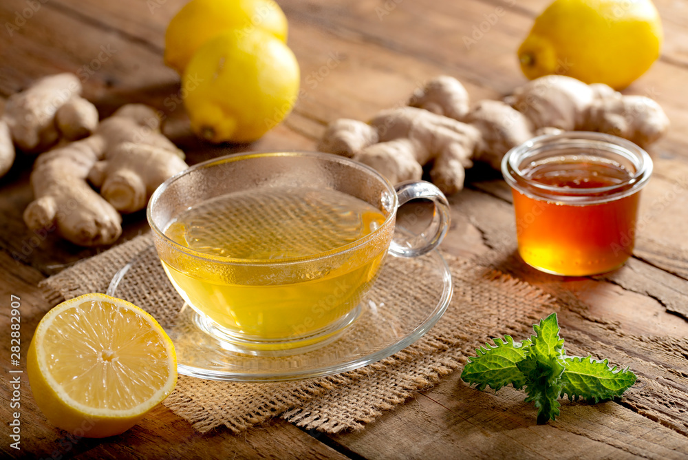 Heißer Ingwer-Zitronen-Tee Stock Photo | Adobe Stock