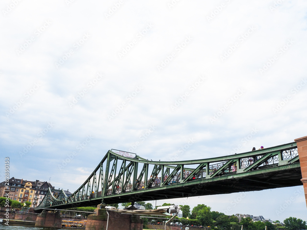 Obraz premium The wrought-iron bridge