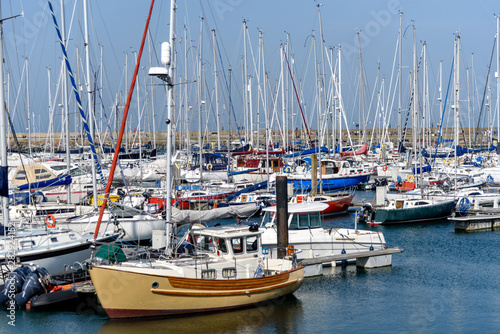 Photography Overlooking the marina is Howth Yacht Club, which has in recent years been expanded and is now said to be the largest yacht club in Ireland