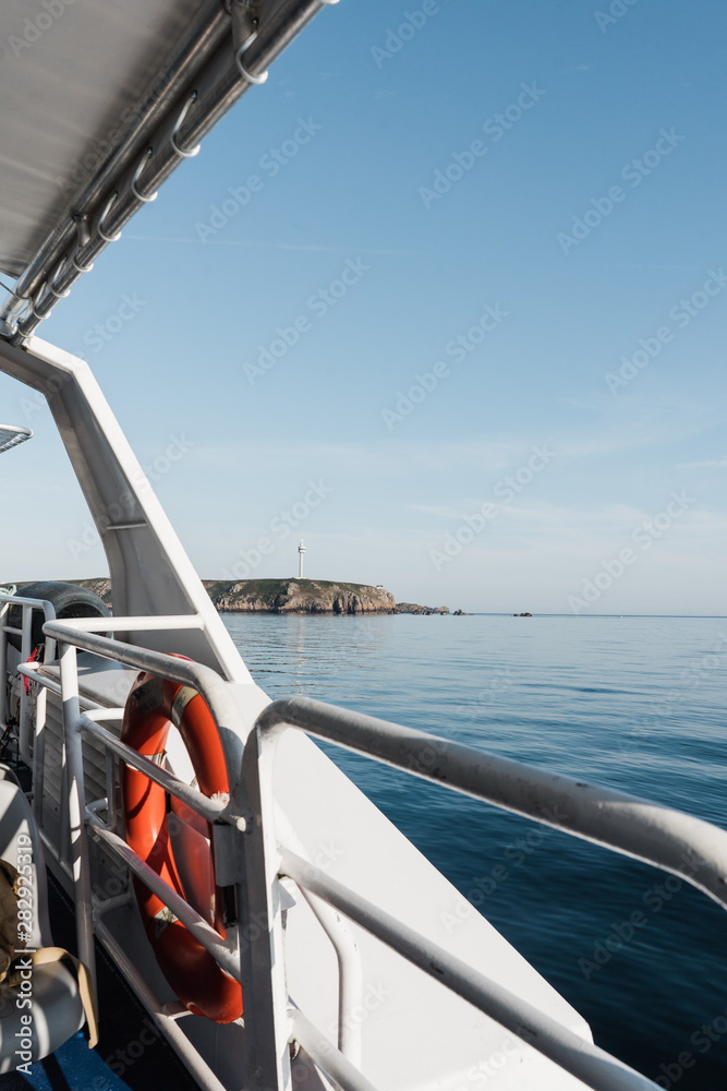 Obraz premium Ferry Ride on the Water Near Ouessant 