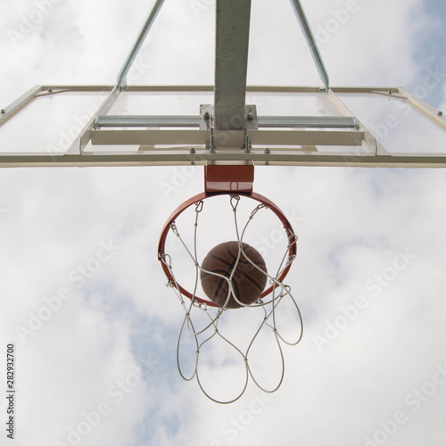 Basketball hoop and net. © Bruno