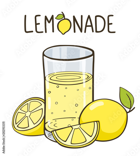 Photo Lemonade glass with slice of lemons and lemon