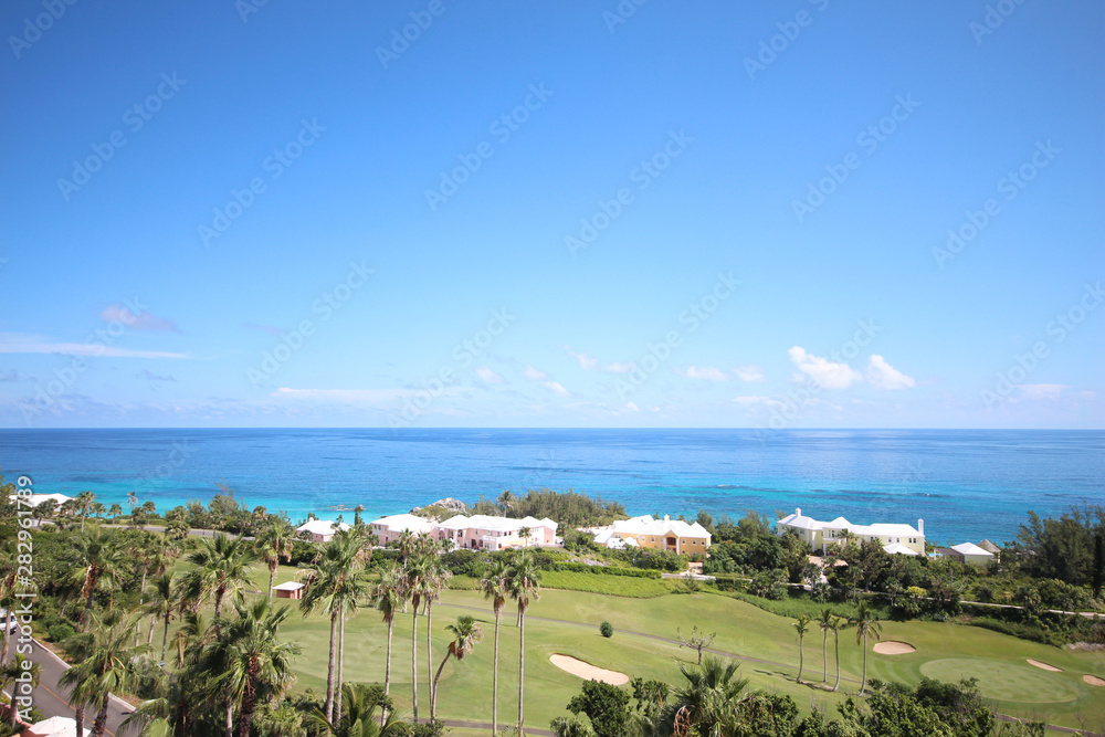 Fototapeta premium Ocean Hotel Room Bermuda View