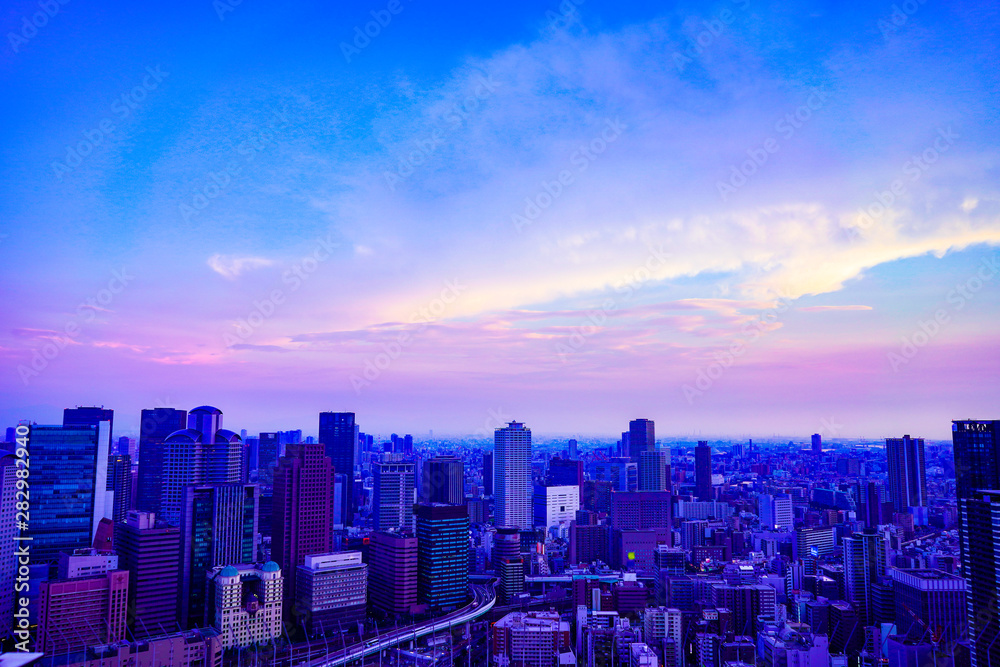 大阪・都市風景・夕暮れ