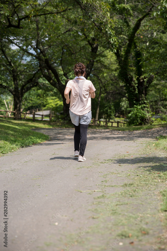スポーツウェアの女性 スポーツウェアの女性