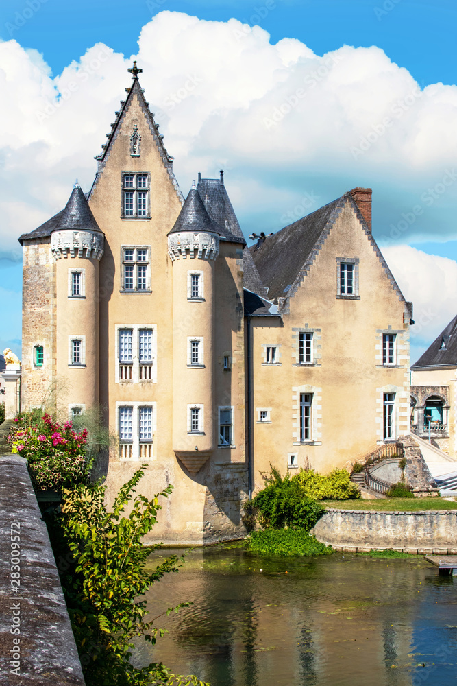 Naklejka premium La Flèche. Le château des Carmes. Sarthe. Pays de la Loire