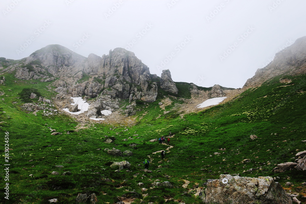 Naklejka premium 北アルプス笠ヶ岳への道 縦走路 秩父平から抜戸岳への登り