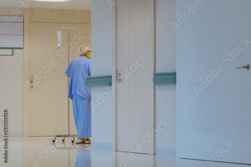 Male urinary tract patients walking for exercise and rest in the hospital