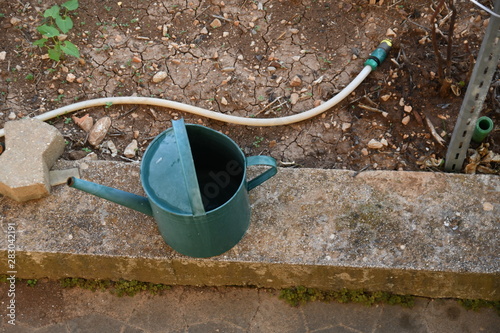 garten bewässerung gieskanne wasserschlauch photo