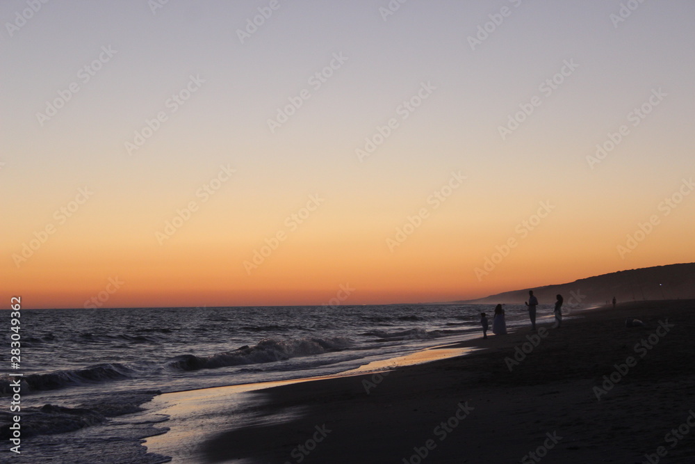 Sonnenuntergang am Strand in Spanien Sonnenuntergang am Strand in Spanien