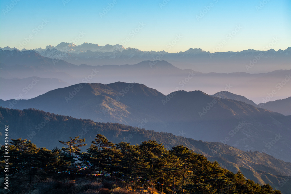 Obraz premium Mountain ranges against sky at morning, landscape photography