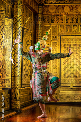 Foto [KHON Tos-Sa-Kan RAMAYANA] Khon,Art culture Thailand Dancing in masked khon hanuman in literature Ramayana,Thailand