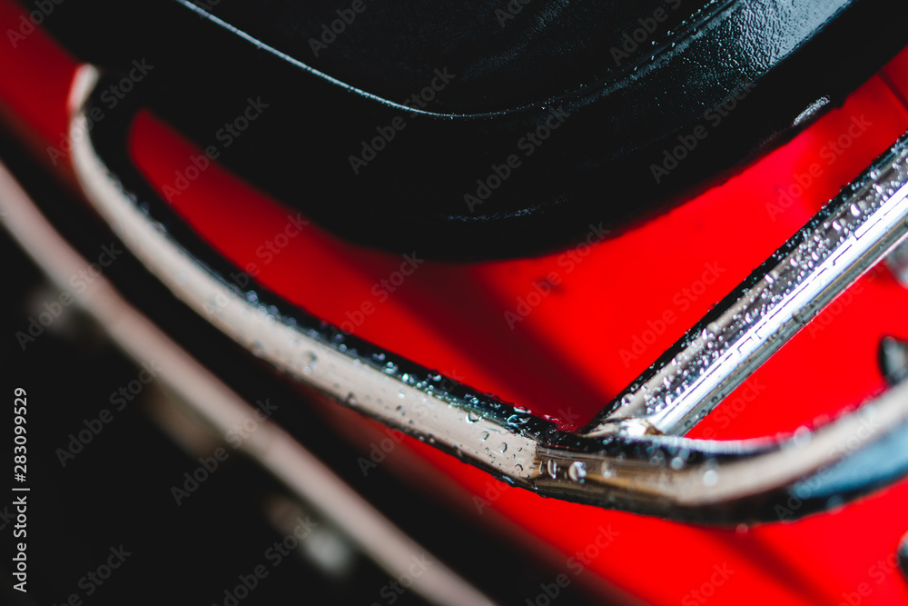 Obraz premium czerwona vespa