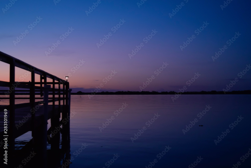 Obraz premium pier at sunset