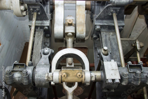 rotation mechanism of the old ship