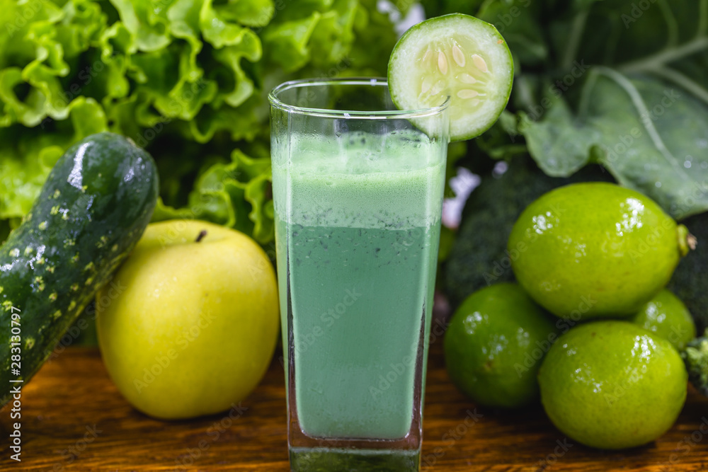 detox juice is a drink that has components that favor liver cleansing, enhancing the elimination of toxins that overload our body. Healthy food and diet concept. Grren juice. detox juice is a drink that has components that favor liver cleansing, enhancing the elimination of toxins that overload our body. Healthy food and diet concept. Grren juice.