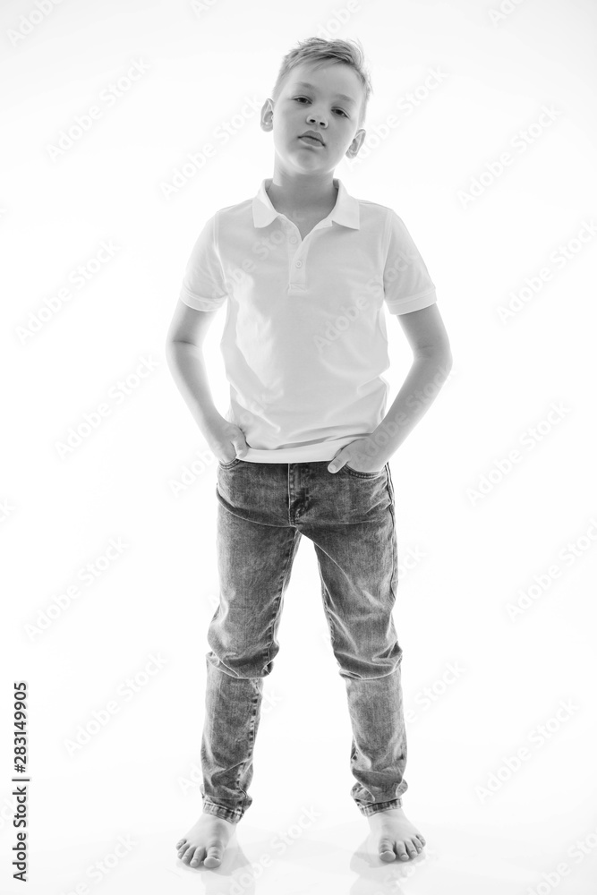 Naklejka premium Trendy teen boy. Black and white photo. 
