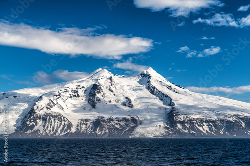 Obraz na płótnie Volcano at the Norwegian island jan mayen in the north of the Atlantic Ocean