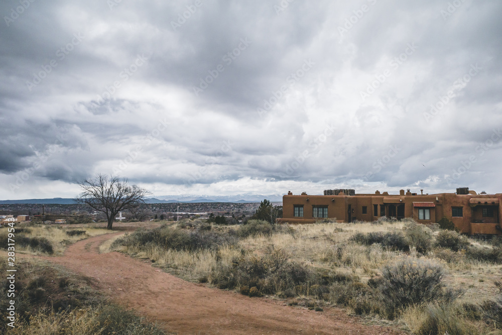 Fototapeta premium Pueblo style architecture in Santa Fe, New Mexico, USA