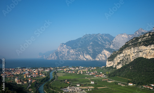 Sicht auf den Torbole im Norden des Gardasees