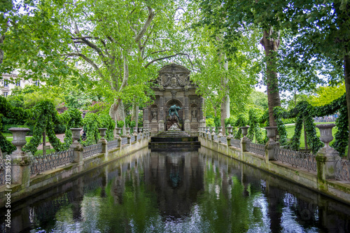 Photos Medici Fountain in the Luxembourg Garden, Paris
