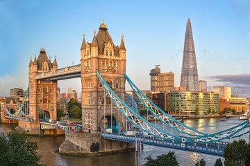 Fotobehang Tower Bridge Tower Bridge en Shard in ochtendlicht  © Christoph