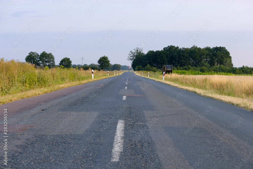 empty highway straight up to the horizon