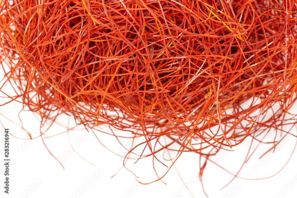 Naklejka premium Lot of whole bright red chili pepper threads flatlay isolated on white background