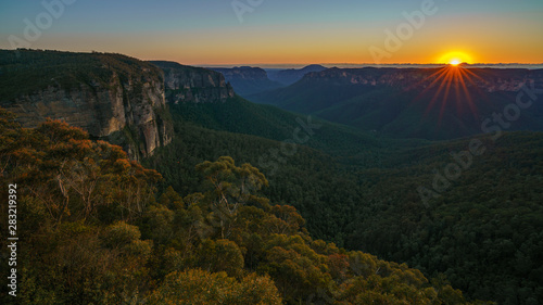 sunrise at govetts leap lookout, blue mountains, australia 17