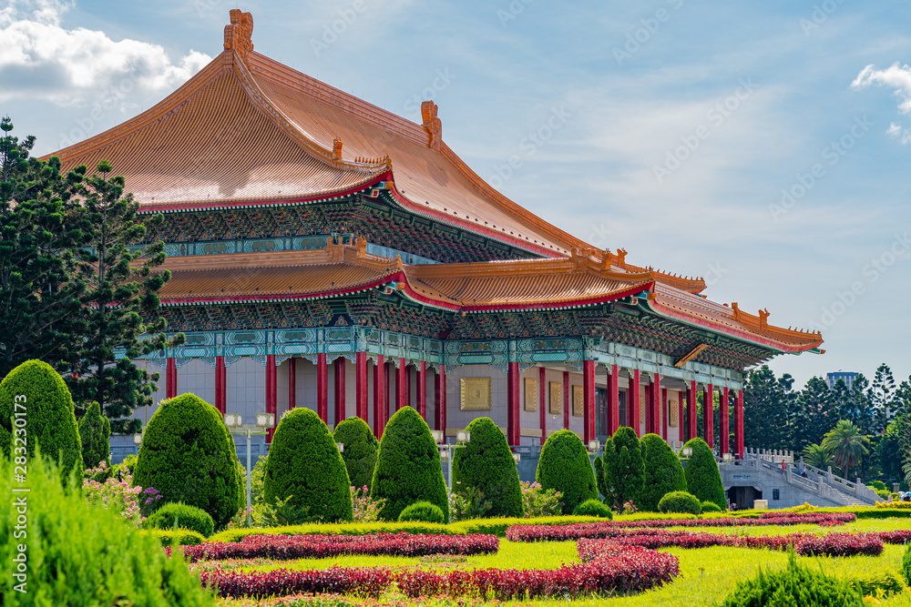 Obraz premium The National Theater of Taiwan, a chinese style architecture inside the National Taiwan Democracy Memorial Hall area. Text in Chinese means 