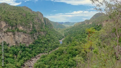 Canyon Green Valley River - Zoom Out