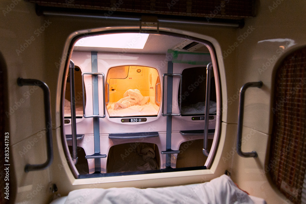 Capsula hotel