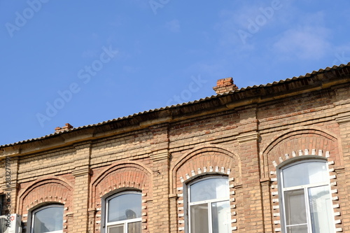  Elements and details of building facades