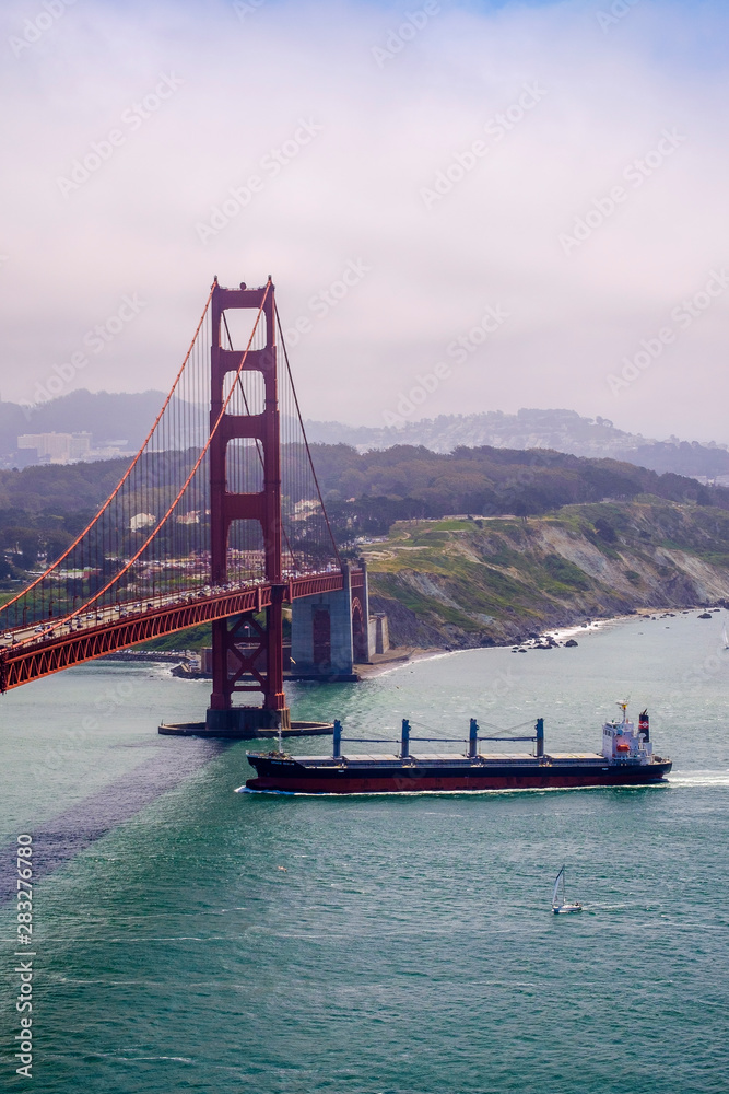 Fototapeta Famous Golden Gate Bridge in San Francisco, California, USA