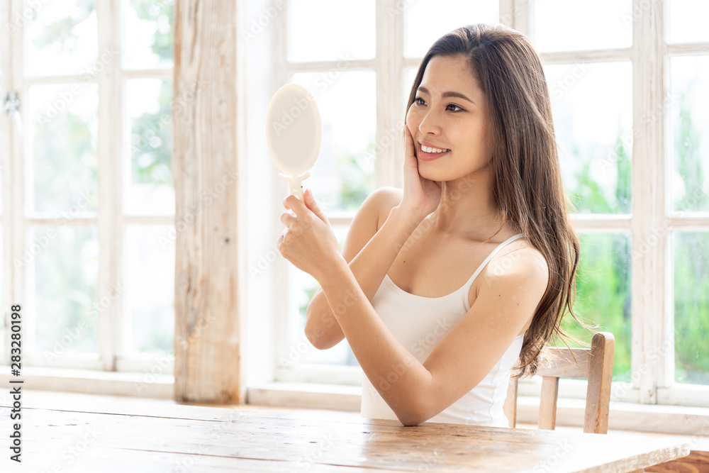 女性　スキンケア