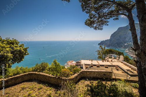 Die Aussichtsplattform Belvedere Tuoro in Capri, Italien photo