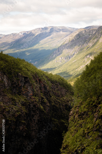 Hike to the Gorsa Bridge in the Kåfjorddalen valley