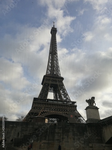 Paris  monument  tour eiffel   seine 