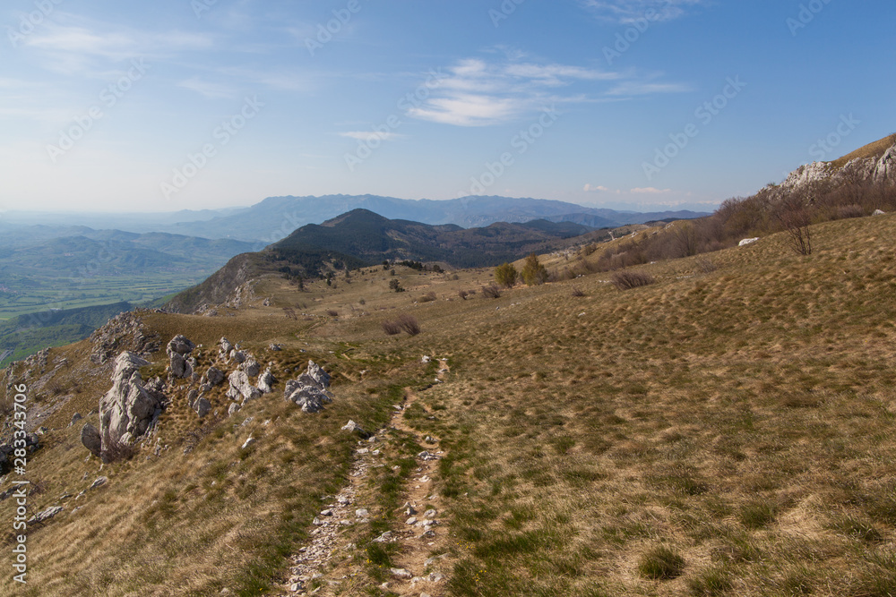 Fototapeta premium A path to the mountain Nanos