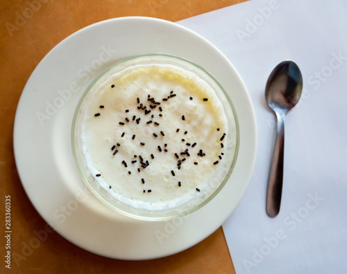 Delicious milk dessert – white mousse