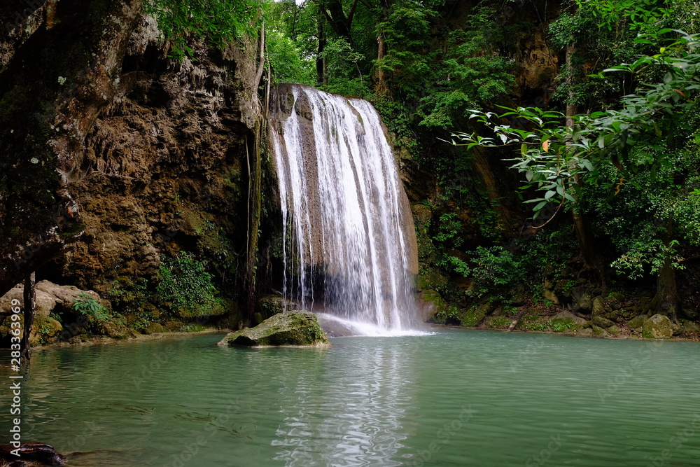 Fototapeta premium Wodospad Erawan