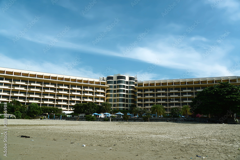 Fototapeta premium Urlaubsort und Strand in Thailand