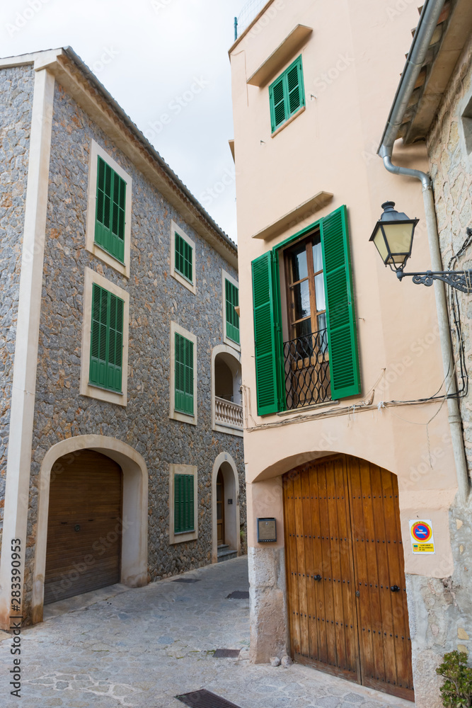 narrow streets of Valldemossa in Mallorca